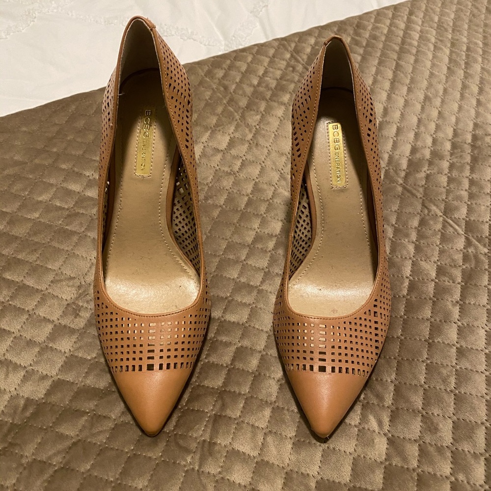 BCBG pumps